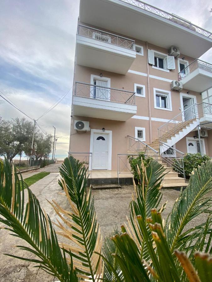 Vangjelis Hotel Himarë Exterior foto